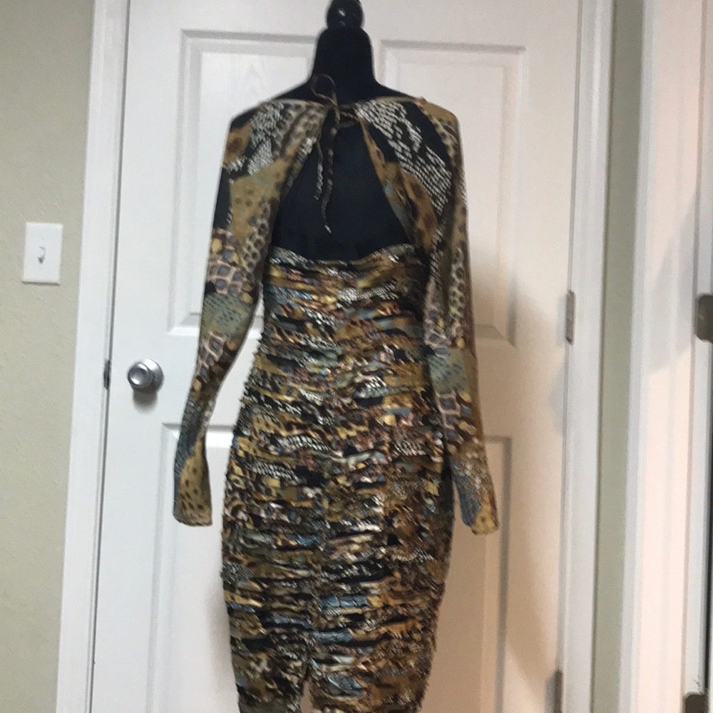 Versace - Picture 4 of 5